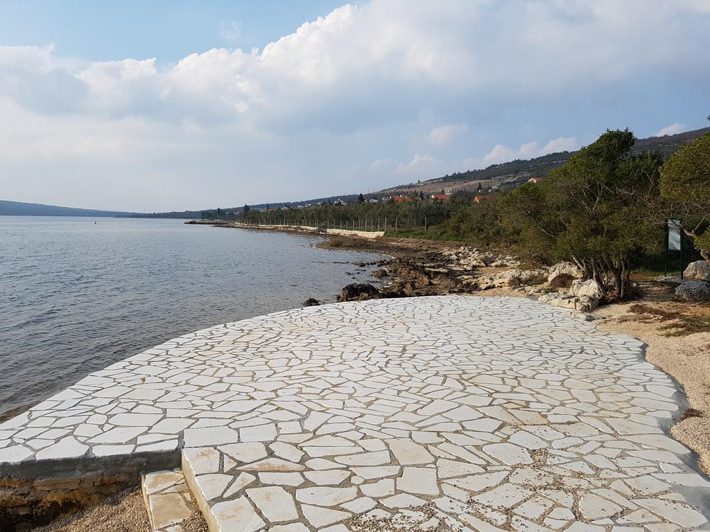 Apartments Mond Gornji Karin Luaran gambar