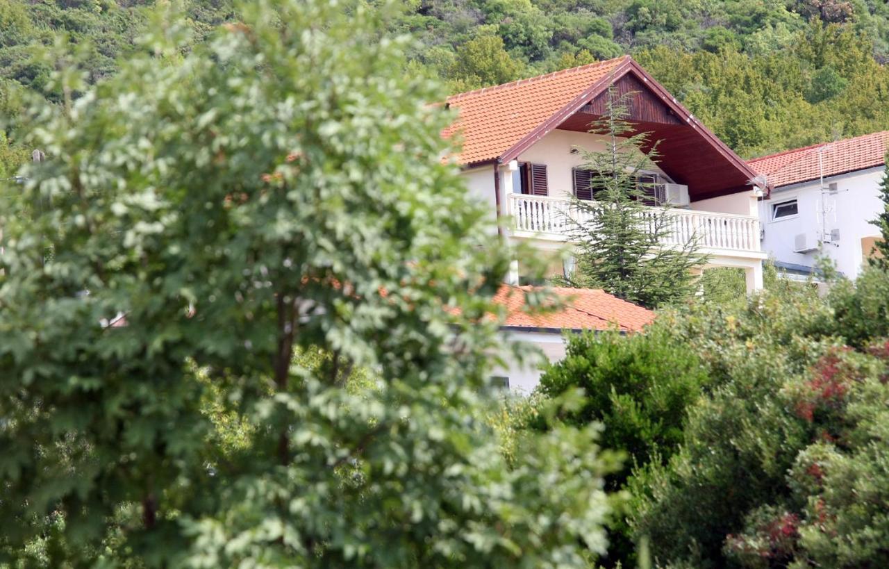 Apartments Mond Gornji Karin Luaran gambar