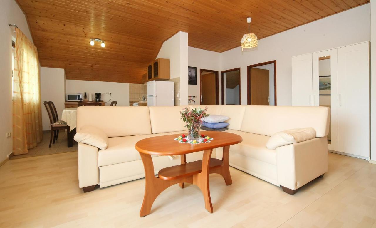 Apartments Mond Gornji Karin Luaran gambar