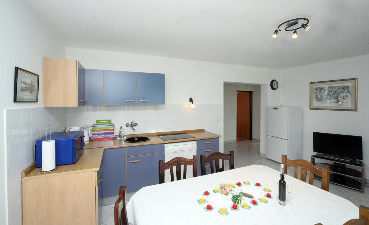 Apartments Mond Gornji Karin Luaran gambar