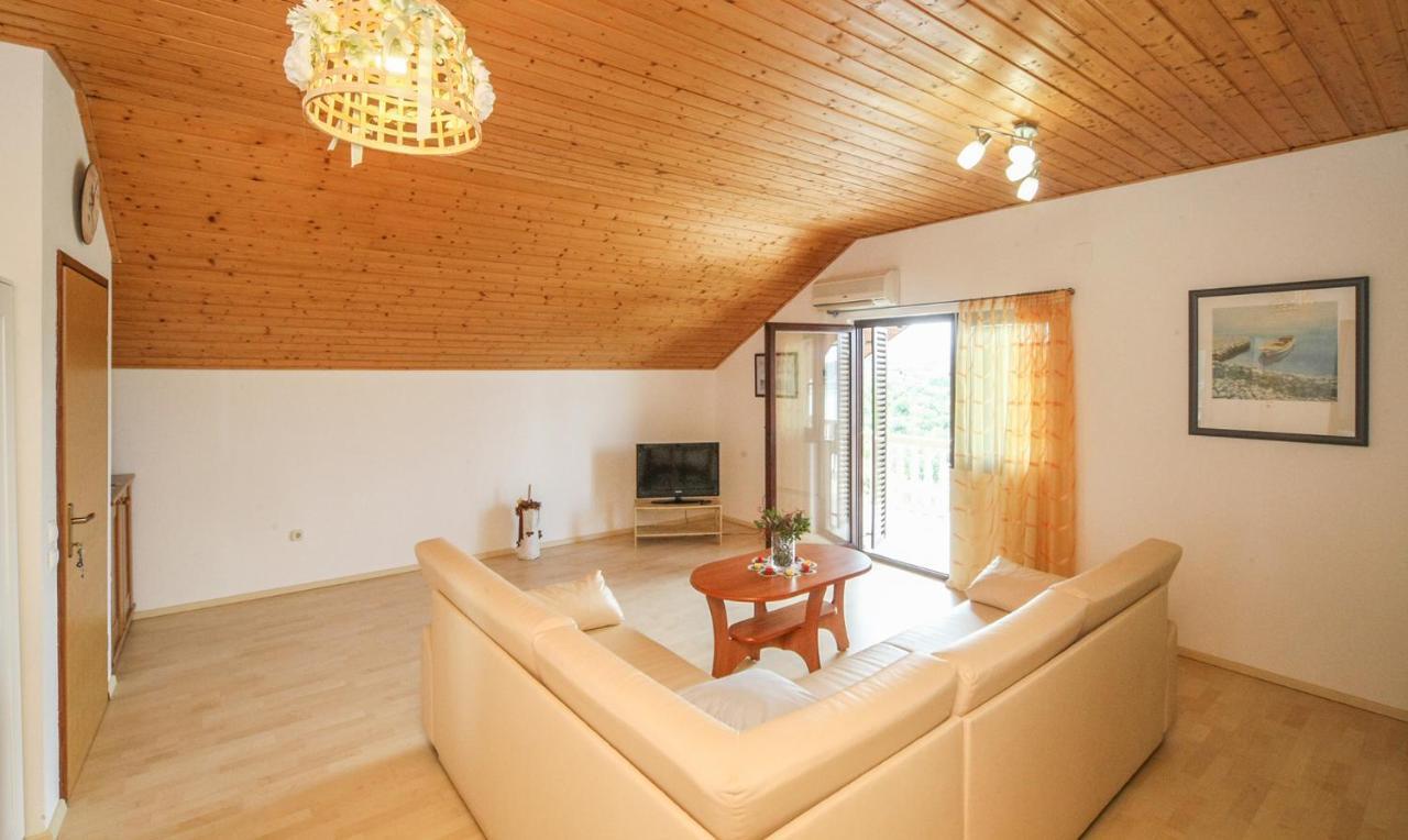 Apartments Mond Gornji Karin Luaran gambar
