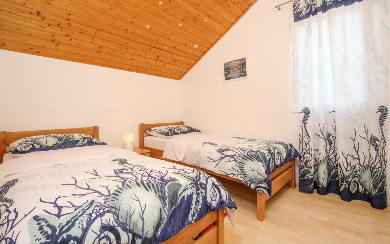 Apartments Mond Gornji Karin Luaran gambar
